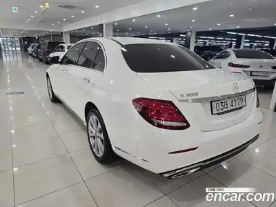 Mercedes-Benz E-Class 2018 3.0 Автомат в Москве № 307716, миниатюра 2