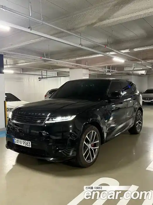 Land Rover Range-Rover Sport 2023 3.0 Автомат в Москве № 316418, фото 1