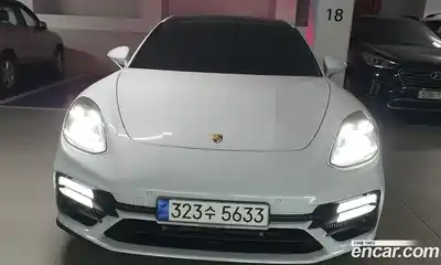 Porsche Panamera, 2023