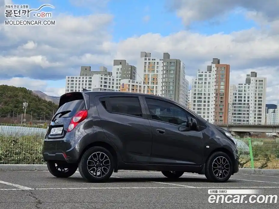 Chevrolet Spark 2014 1.0 Автомат в Москве № 327953, фото 2