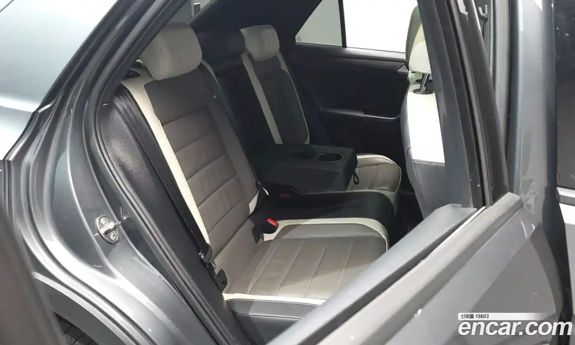 Volkswagen T-Roc 2021 2.0 Автомат в Москве № 328631, фото 19