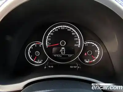 Volkswagen Beatle 2016 2.0 Автомат в Москве № 334535, миниатюра 9