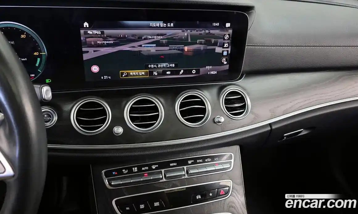 Mercedes-Benz E-Class 2023 2.0 Автомат в Москве № 340326, фото 11