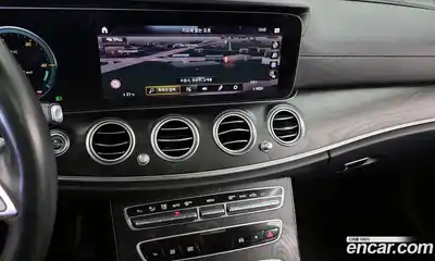 Mercedes-Benz E-Class 2023 2.0 Автомат в Москве № 340326, миниатюра 11