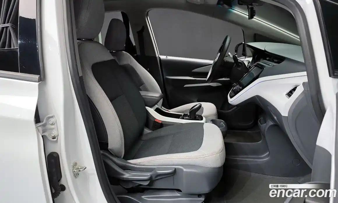 Chevrolet Bolt EV 2018 0.2 Автомат в Москве № 354674, фото 10