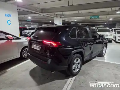 Toyota RAV4 2020 2.5 Автомат в Москве № 361281, миниатюра 6