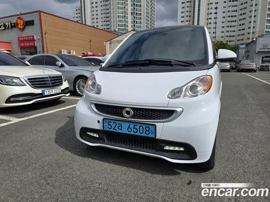 Smart Fortwo 2016 Автомат в Москве № 376129, фото 1