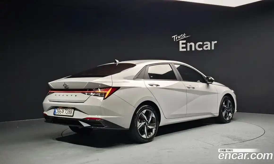 Hyundai Avante 2023 1.6 Автомат в Москве № 382130, фото 2