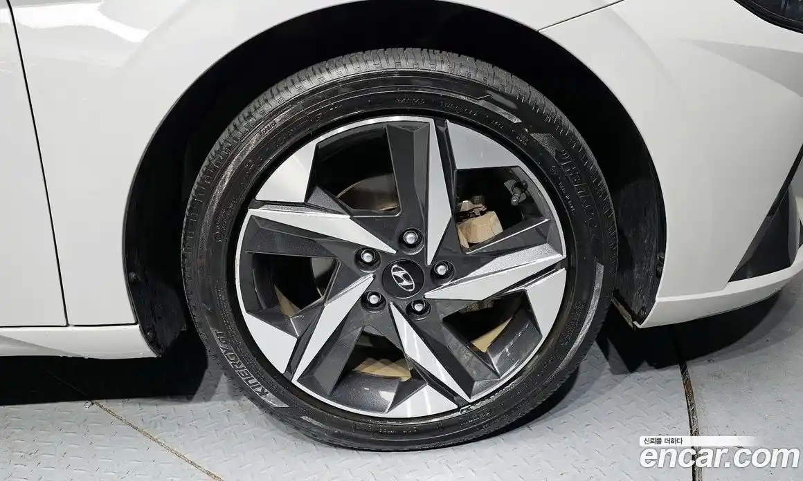 Hyundai Avante 2023 1.6 Автомат в Москве № 382130, фото 5