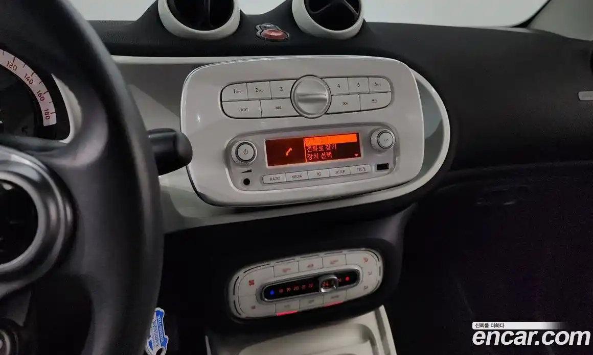 Smart Fortwo 2015 1.0 Автомат в Москве № 402375, фото 16