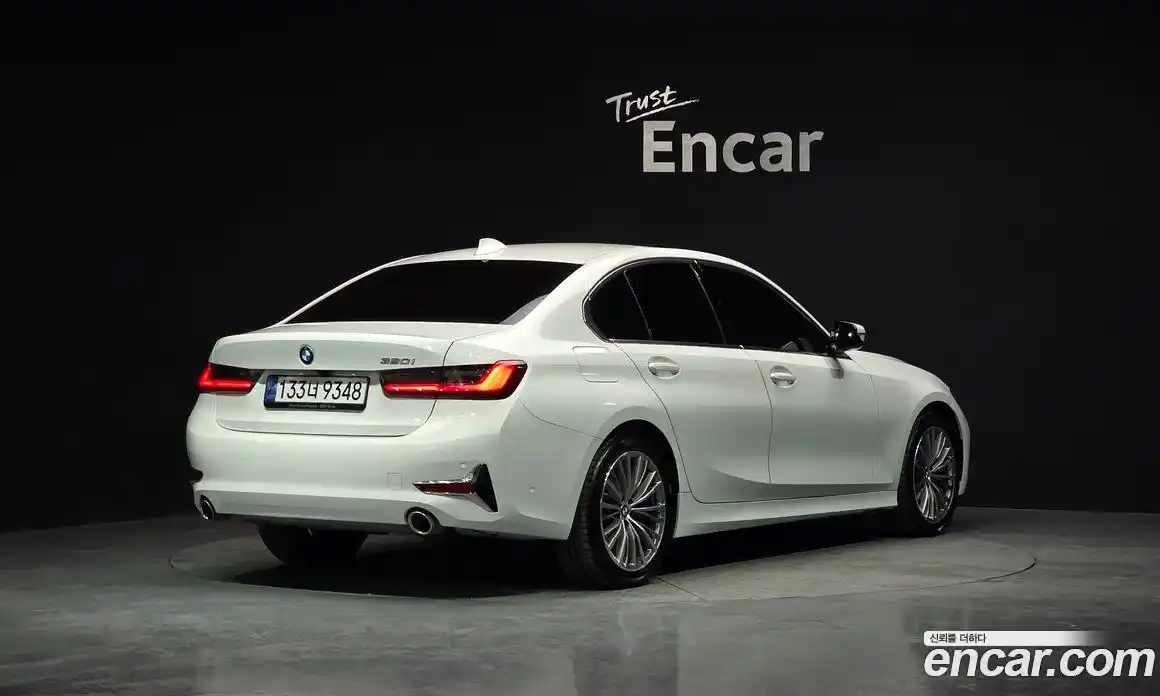 BMW 3-Series 2022 2.0 Автомат в Москве № 403916, фото 2