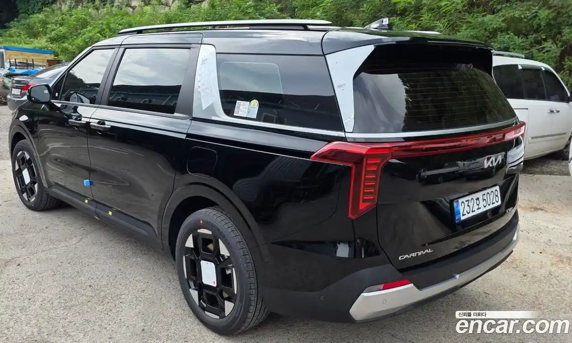 Kia Canival 2026 1.6 Автомат в Москве № 54941, фото 3