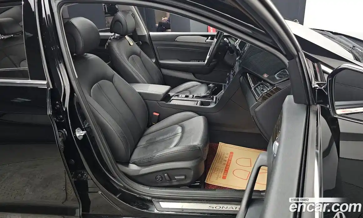 Hyundai Sonata 2016 2.0 Автомат в Москве № 6861, фото 13