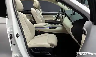 Genesis GV70 2024 2.5 Автомат в Москве № 85384, миниатюра 2