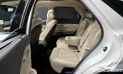 Genesis GV70 2024 2.5 Автомат в Москве № 85384, миниатюра 5