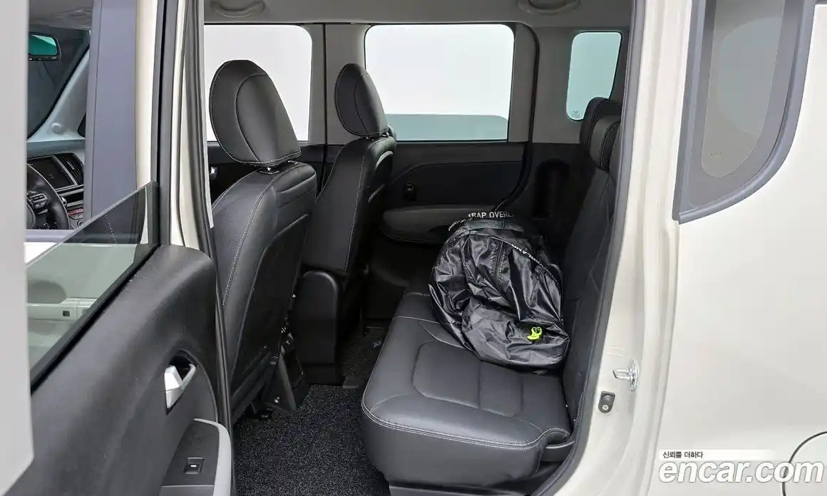 Kia Ray 2023 1.0 Автомат в Москве № 100867, фото 12