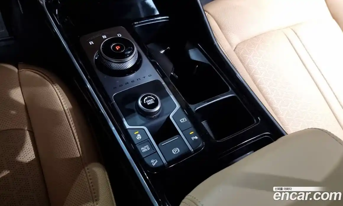 Kia Sorento 2023 1.6 Автомат в Москве № 101815, фото 9