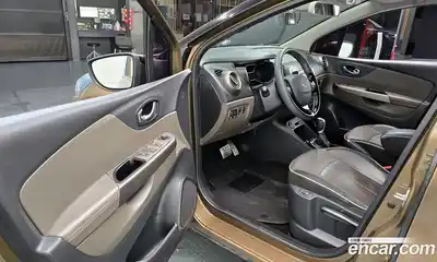 Renault QM3 2016 1.5 Автомат в Москве № 107219, миниатюра 8