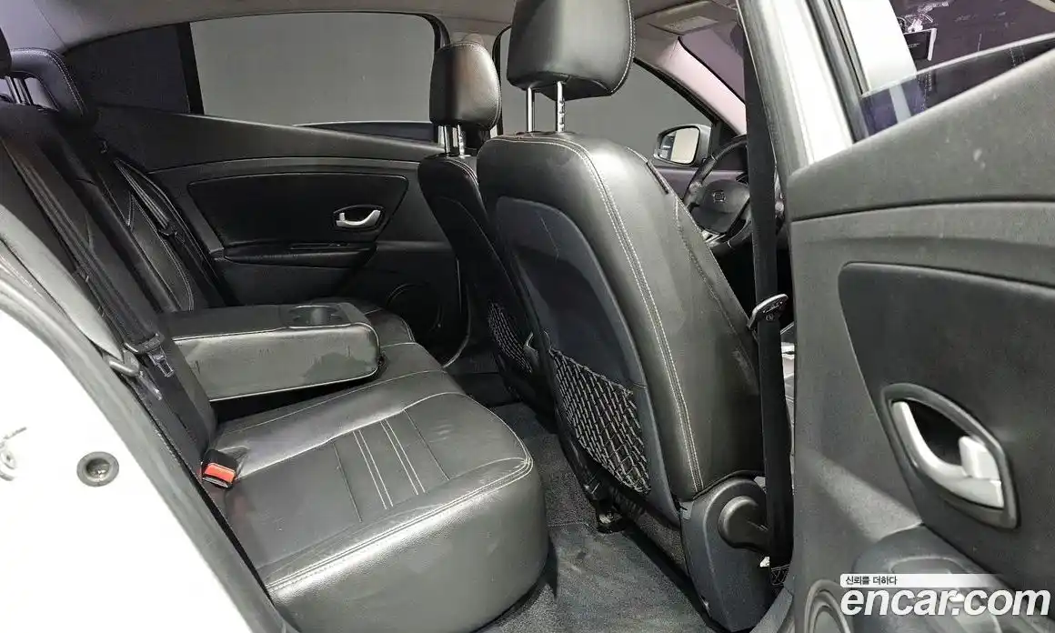 Renault SM3 2016 1.6 Автомат в Москве № 107261, фото 13