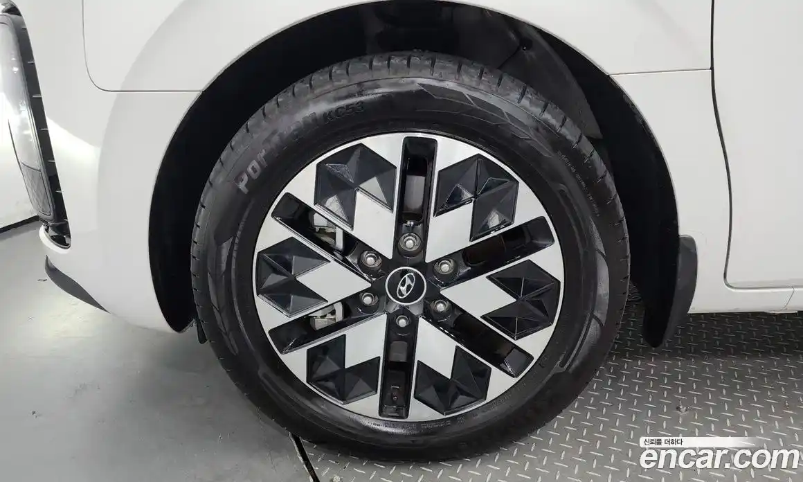 Hyundai Staria 2023 2.2 Автомат в Москве № 11586, фото 14