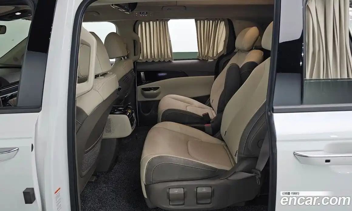 Kia Canival 2023 2.2 Автомат в Москве № 121464, фото 12