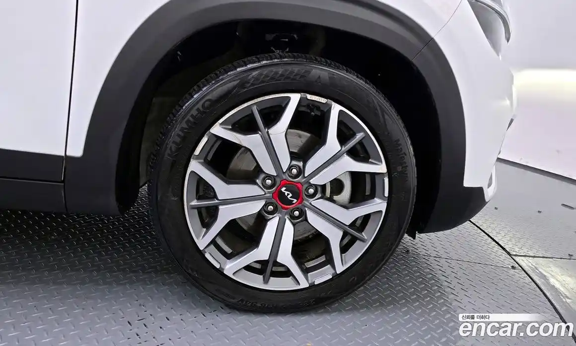 Kia Seltos 2023 1.6 Автомат в Москве № 124013, фото 14