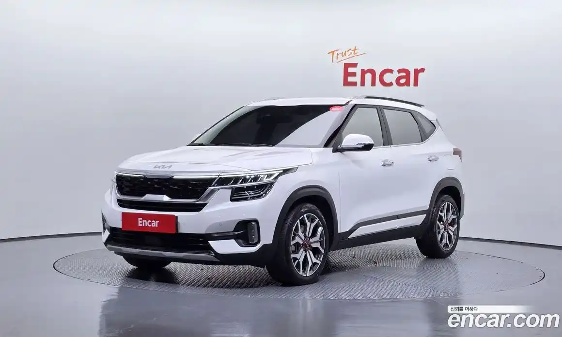 Kia Seltos 2023 1.6 Автомат в Москве № 124013, фото 2