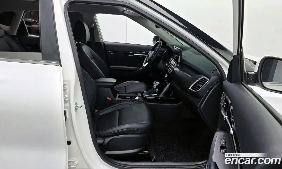 Kia Seltos 2023 1.6 Автомат в Москве № 124013, фото 3