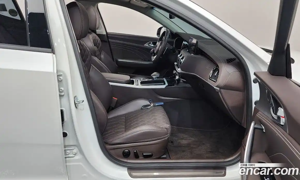 Kia Stinger 2023 2.5 Автомат в Москве № 133716, фото 15