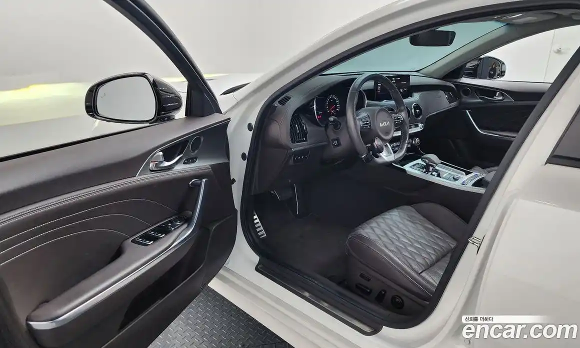 Kia Stinger 2023 2.5 Автомат в Москве № 133716, фото 7