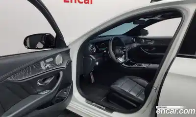 Mercedes-Benz E-Class 2023 3.0 Автомат в Москве № 134765, миниатюра 12