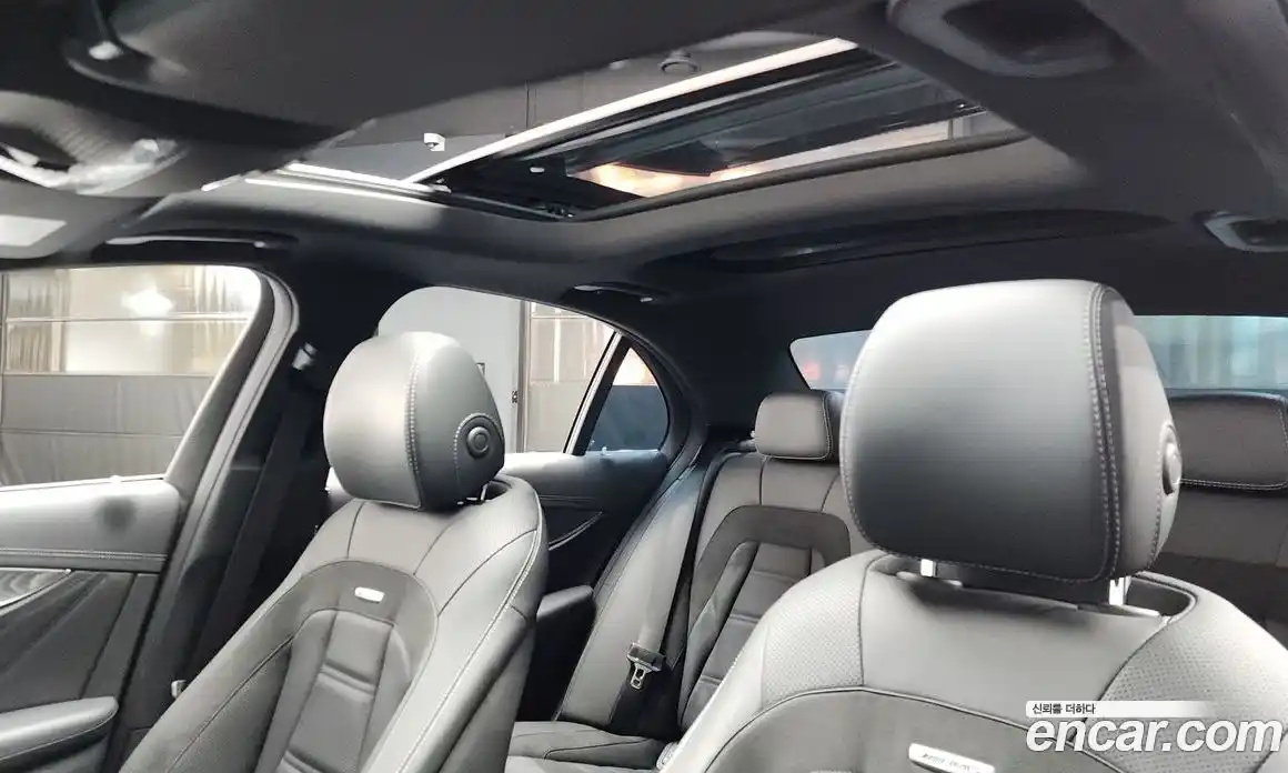 Mercedes-Benz E-Class 2023 3.0 Автомат в Москве № 134765, фото 4