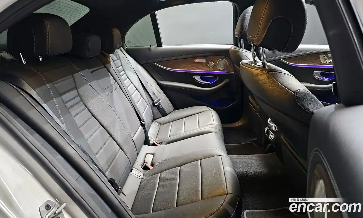 Mercedes-Benz E-Class 2021 2.0 Автомат в Москве № 140164, фото 15