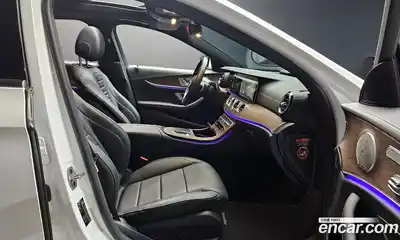 Mercedes-Benz E-Class 2021 2.0 Автомат в Москве № 140164, миниатюра 7