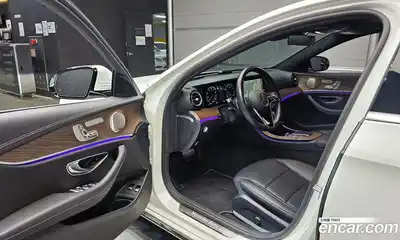 Mercedes-Benz E-Class 2021 2.0 Автомат в Москве № 140164, миниатюра 10