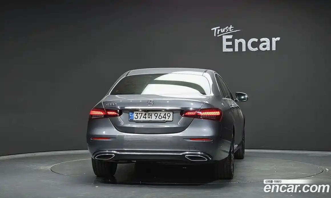 Mercedes-Benz E-Class 2021 2.0 Автомат в Москве № 142211, фото 8