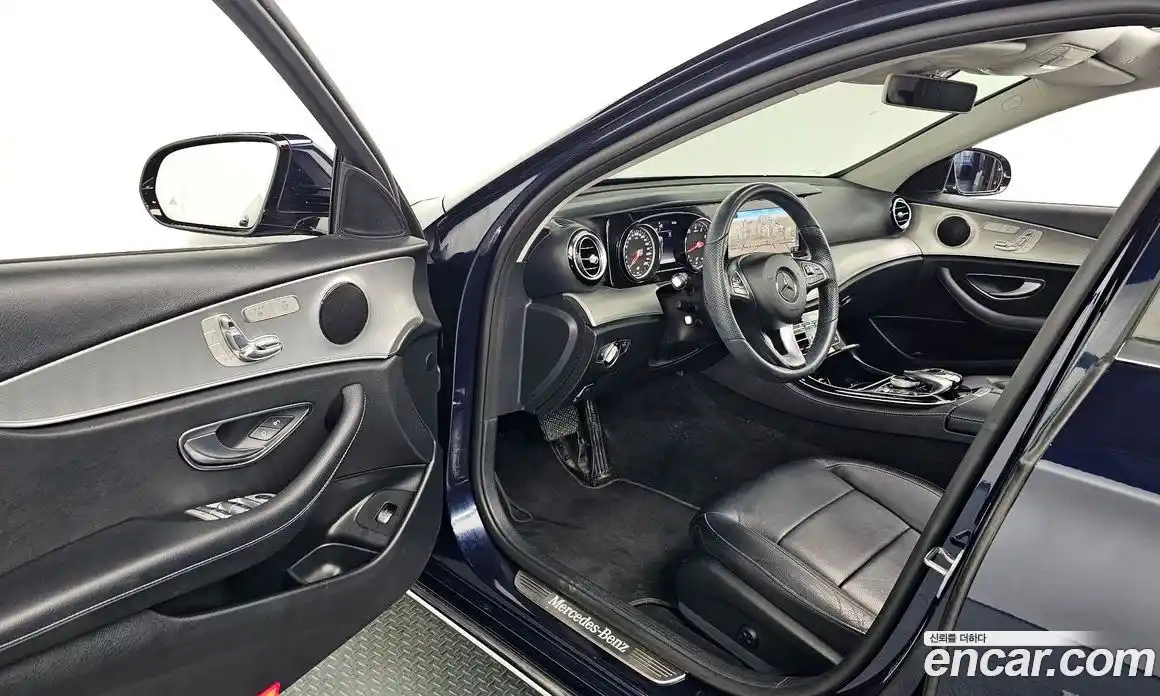 Mercedes-Benz E-Class 2018 2.0 Автомат в Москве № 143187, фото 13