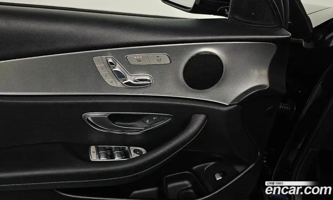 Mercedes-Benz E-Class 2018 2.0 Автомат в Москве № 143187, фото 17