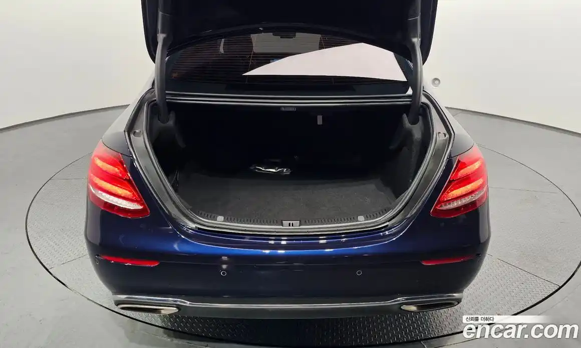 Mercedes-Benz E-Class 2018 2.0 Автомат в Москве № 143187, фото 20