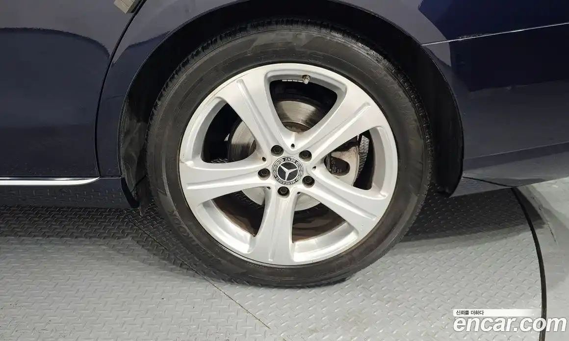 Mercedes-Benz E-Class 2018 2.0 Автомат в Москве № 143187, фото 5