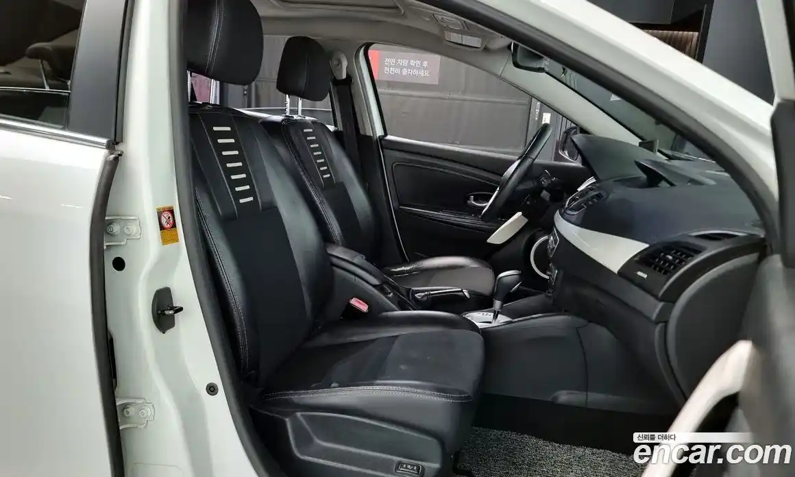 Renault SM3 2012 1.6 Автомат в Москве № 148572, фото 17