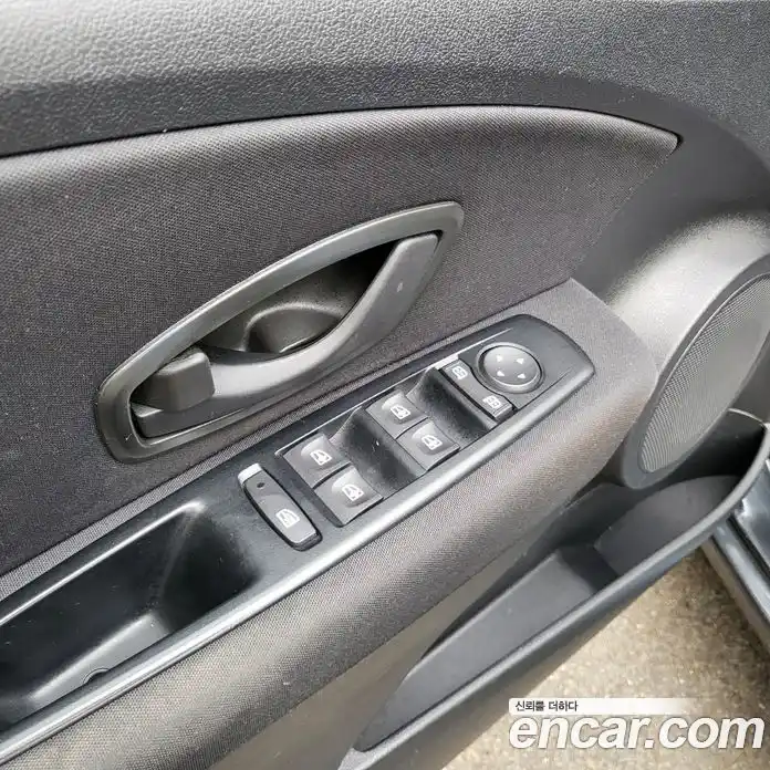 Renault SM3 2015 1.6 Автомат в Москве № 152564, фото 16