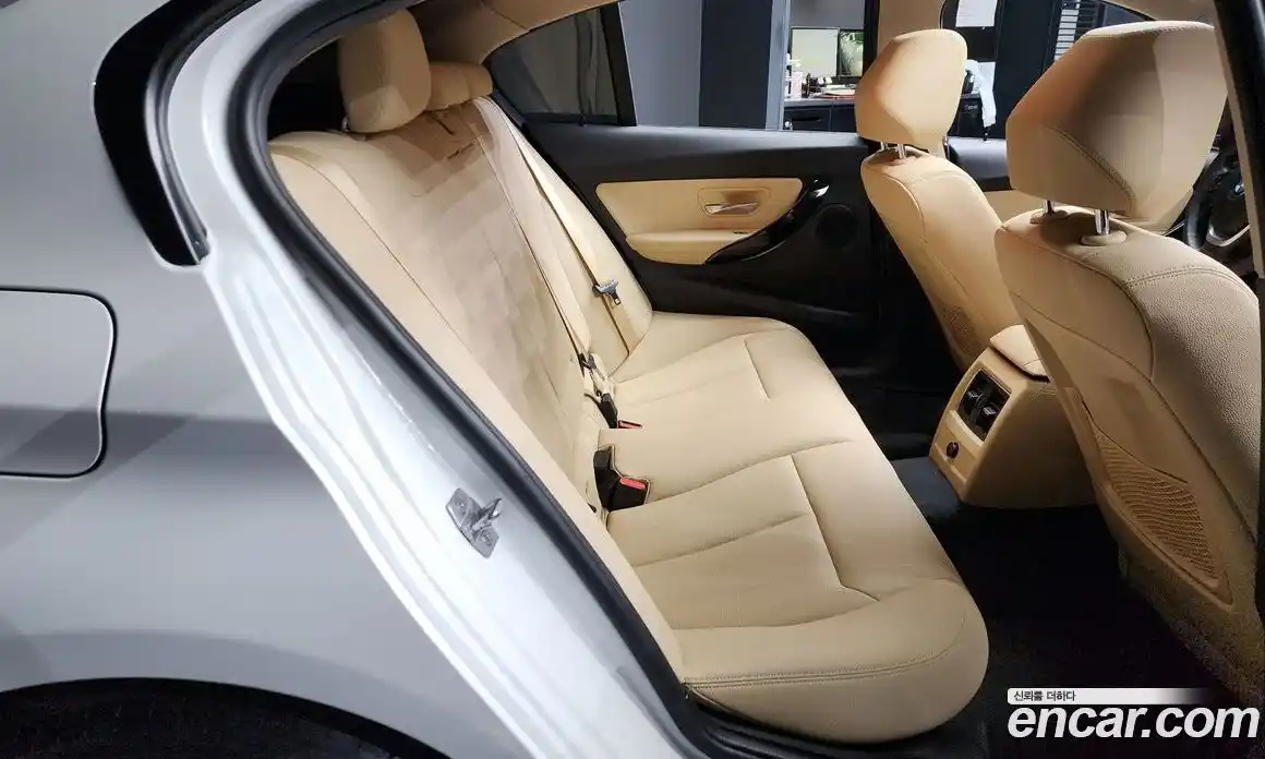 BMW 3-Series 2018 2.0 Автомат в Москве № 155475, фото 17