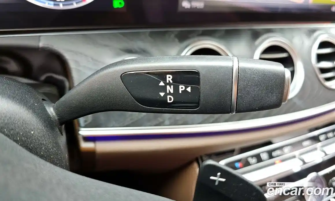 Mercedes-Benz E-Class 2019 2.0 Автомат в Москве № 160597, фото 14