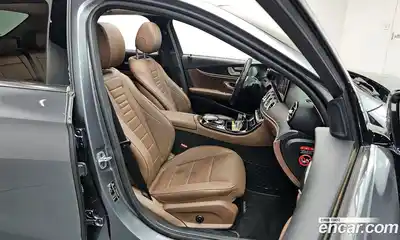Mercedes-Benz E-Class 2019 2.0 Автомат в Москве № 160597, миниатюра 4