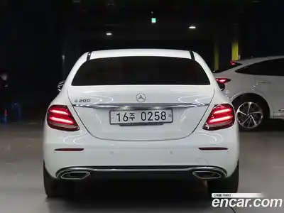 Mercedes-Benz E-Class 2017 2.0 Автомат в Москве № 161521, миниатюра 4