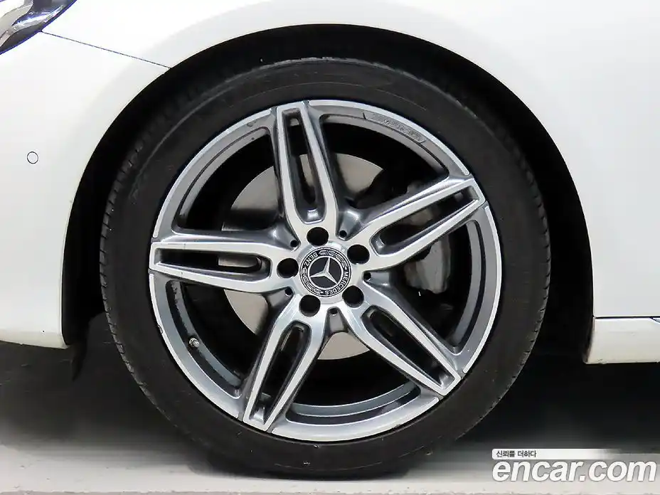 Mercedes-Benz E-Class 2017 2.0 Автомат в Москве № 161521, фото 5