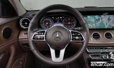 Mercedes-Benz E-Class 2019 1.9 Автомат в Москве № 161568, миниатюра 3