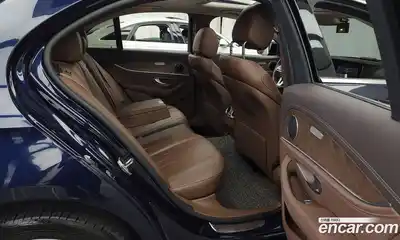 Mercedes-Benz E-Class 2019 1.9 Автомат в Москве № 161568, миниатюра 10