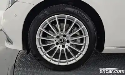 Mercedes-Benz E-Class 2023 2.0 Автомат в Москве № 161933, миниатюра 11